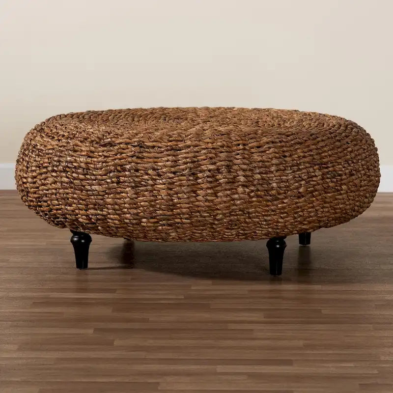 Table basse en jonc de mer tressé Riau avec pieds en bois - Table de salon ronde en osier naturel