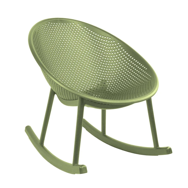 Fauteuil à bascule moderne du milieu du siècle en plastique, pieds en plastique avec siège perforé en forme d'œuf respirant pour usage intérieur/extérieur