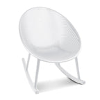Fauteuil à bascule moderne du milieu du siècle en plastique, pieds en plastique avec siège perforé en forme d'œuf respirant pour usage intérieur/extérieur