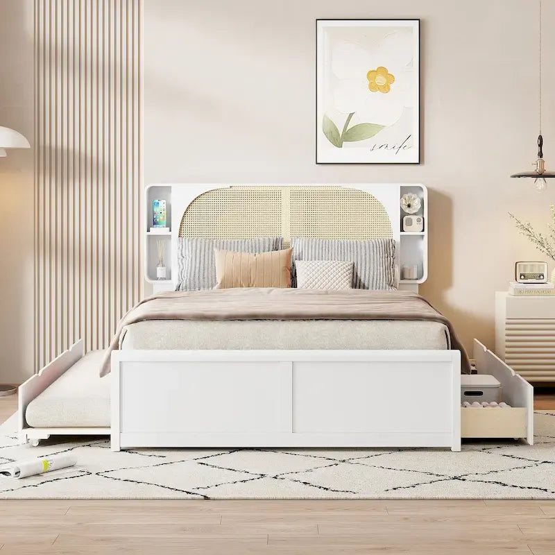 Lit plateforme blanc Queen Size avec tête de lit en rotin, deux tiroirs et lit gigogne