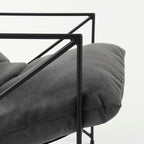 Fauteuil d'appoint Leonidas en similicuir noir avec cadre en métal noir