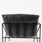 Fauteuil d'appoint Leonidas en similicuir noir avec cadre en métal noir