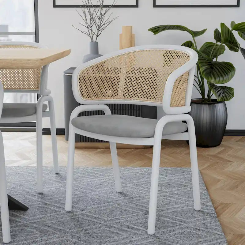 Chaise d'appoint Ervilla moderne et élégante avec dossier en rotin et pieds en acier blanc pour salle à manger et cuisine