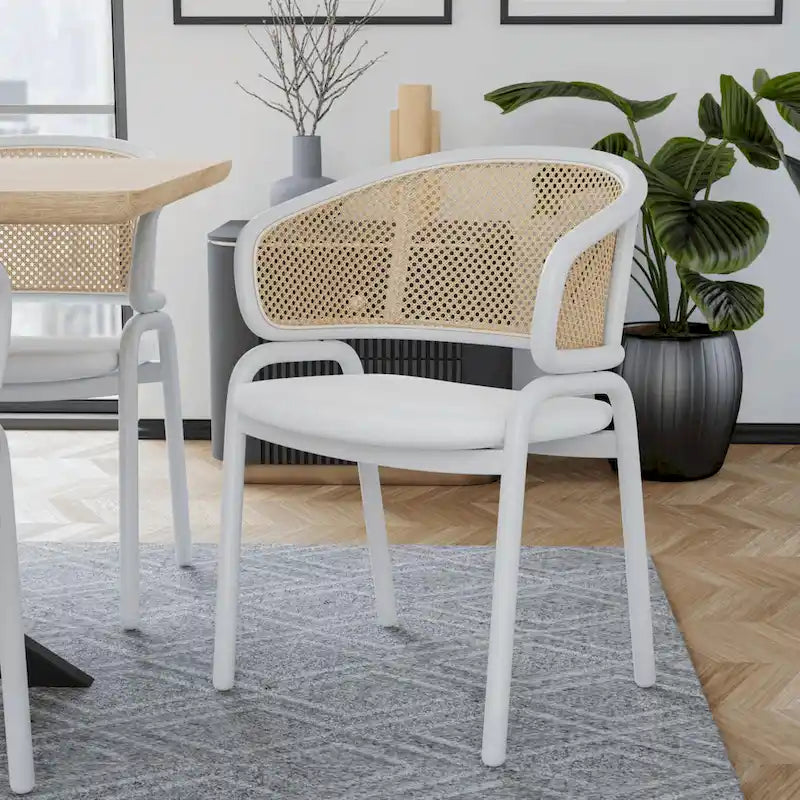 Chaise d'appoint Ervilla moderne et élégante avec dossier en rotin et pieds en acier blanc pour salle à manger et cuisine
