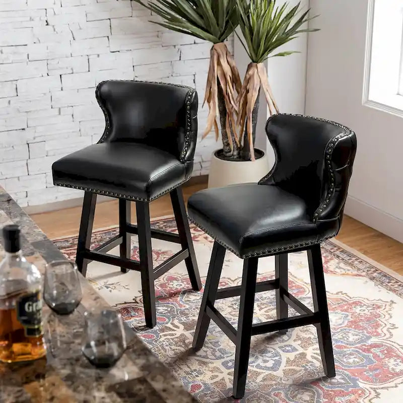 Tabouret de bar pivotant à 360 degrés, capitonné avec garniture cloutée et dossier haut traditionnel
